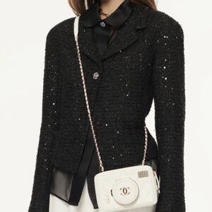 CHANEL Black Tweed Jacket. S (36)